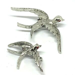 Vintage Mama Baby Bird Brooch Silver in Color Pin